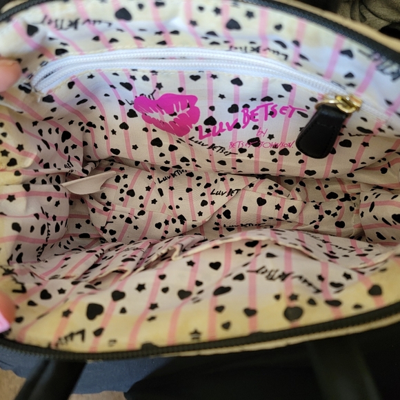 Betsey Johnson "Luv" Purse - Picture 4 of 8